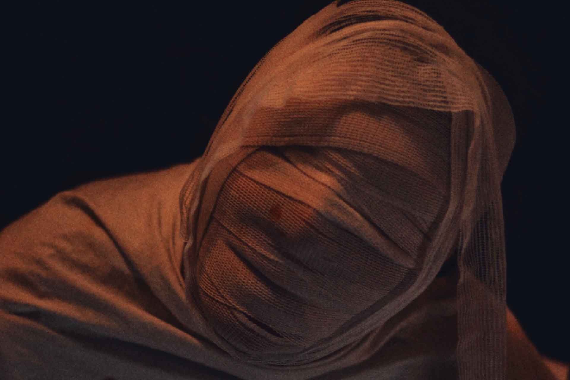 বিদেহী শ্বাসের সন্ধ্যে